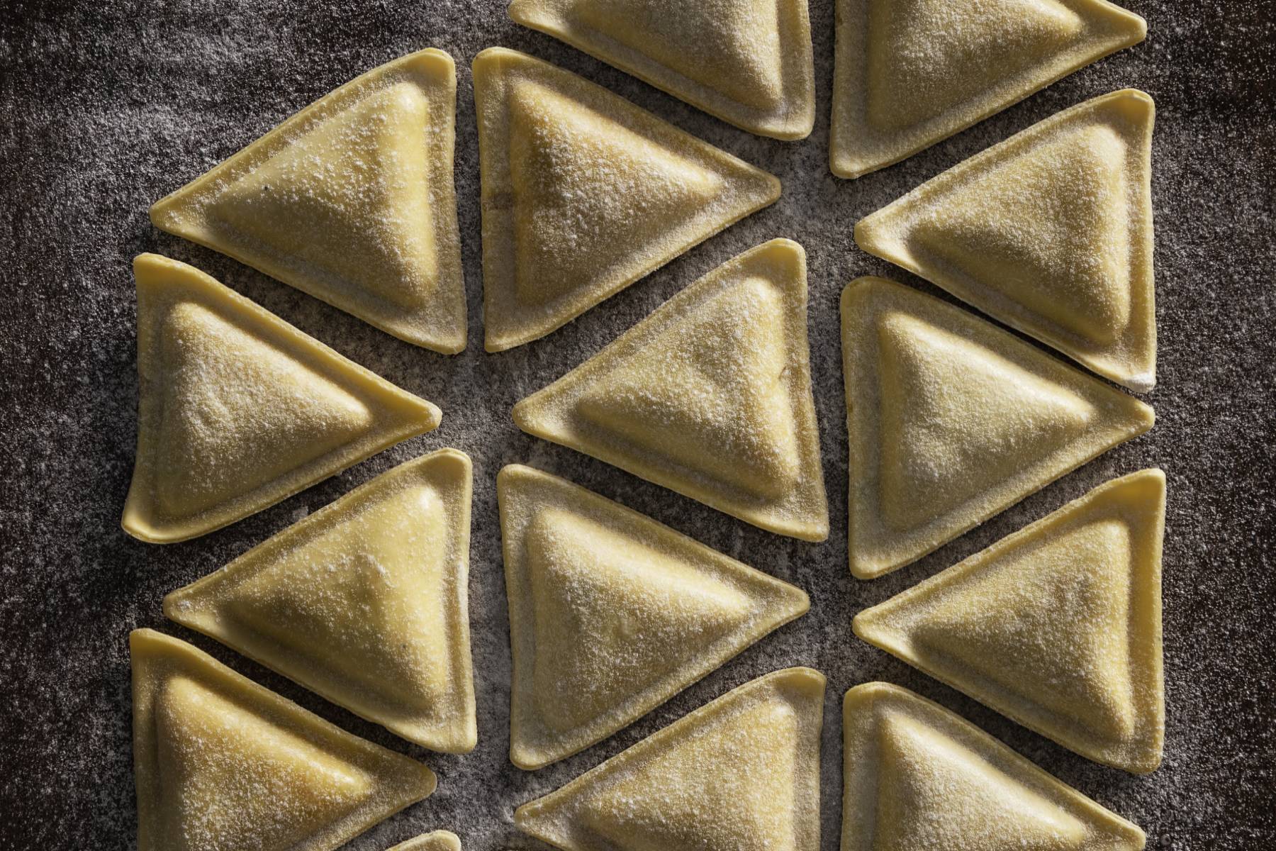 triangoli pecorino e noci